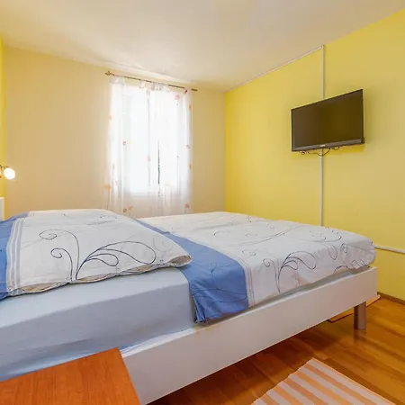Apartament 2 Bedroom Lovely In