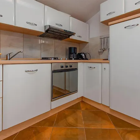 Apartament 2 Bedroom Lovely In